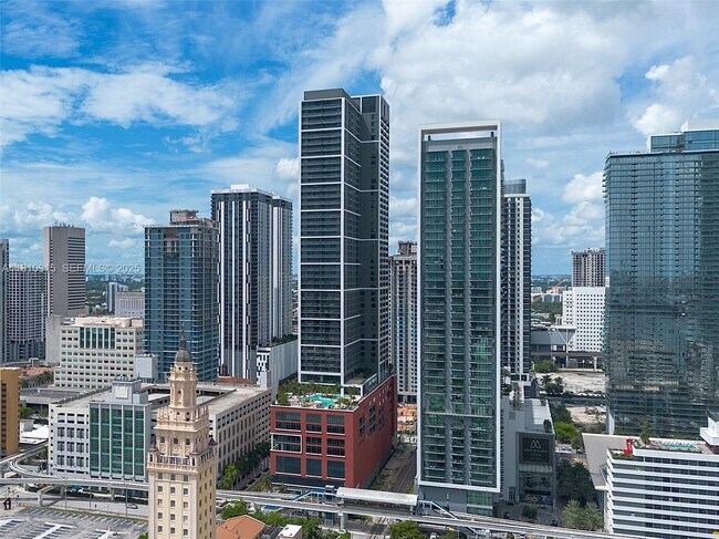 Foto del edificio - 601 NE 1st Ave