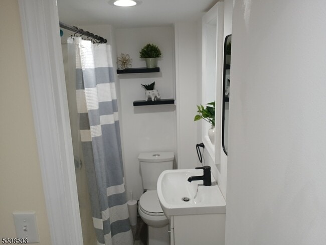 Foto del edificio - 541 Downer St