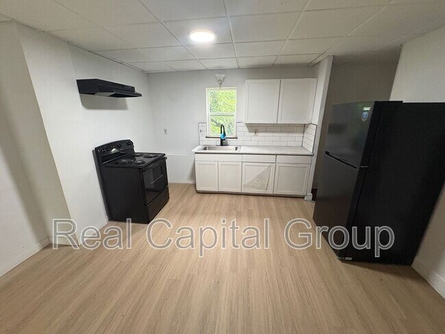 Foto del edificio - 1345 3rd St