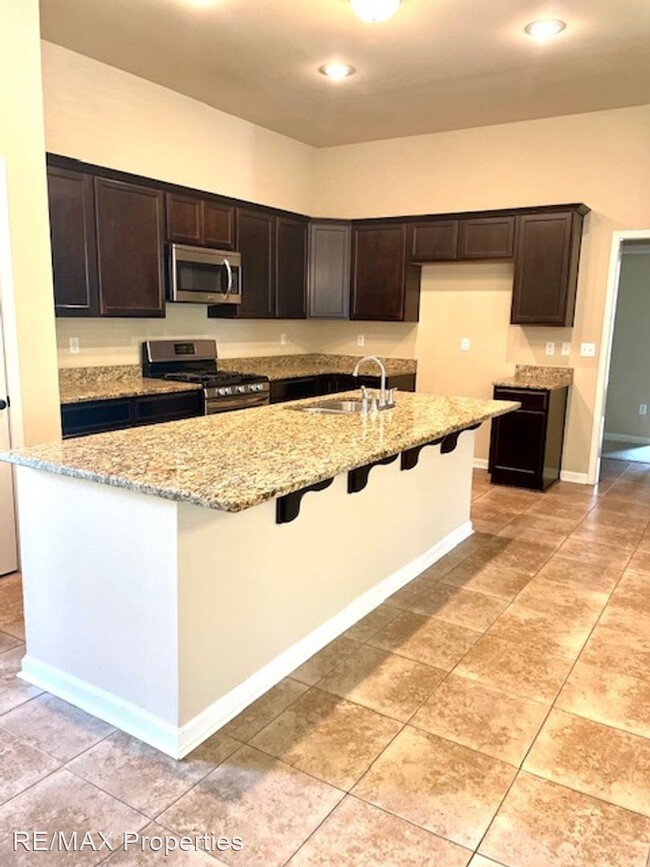 Building Photo - 4 br, 2 bath House - 17076 Enterprise