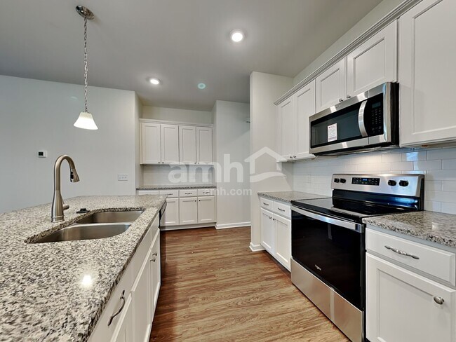 Building Photo - 241 Dogwood Cir