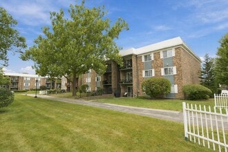Building Photo - 1627 N Windsor Dr