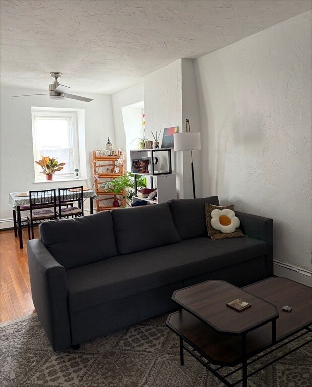 Foto del edificio - 675 E 7th St