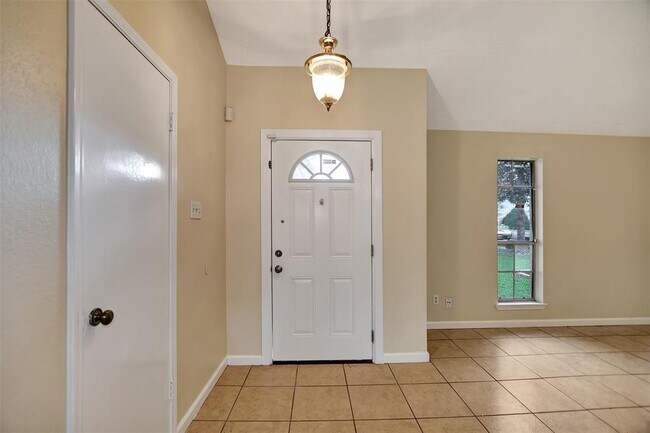 Foto del edificio - 7131 Canyon Way Dr