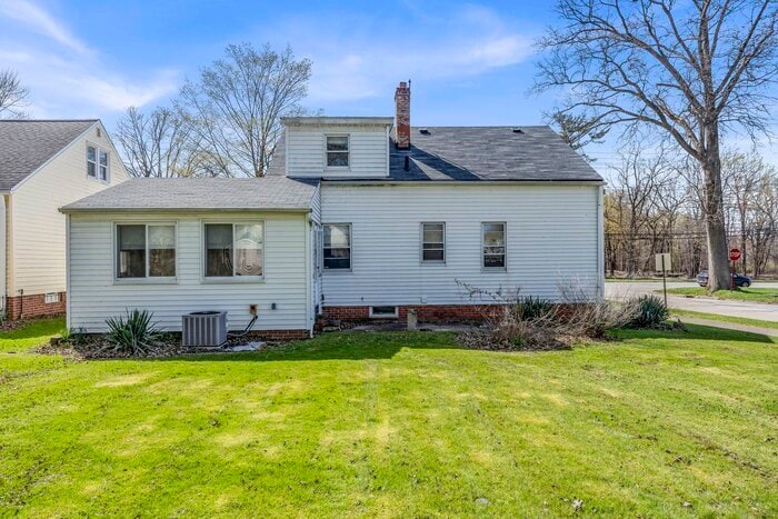 Primary Photo - 851 Richmond Rd