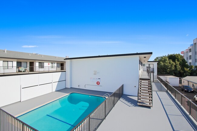 Foto del edificio - 14112 Yukon Ave