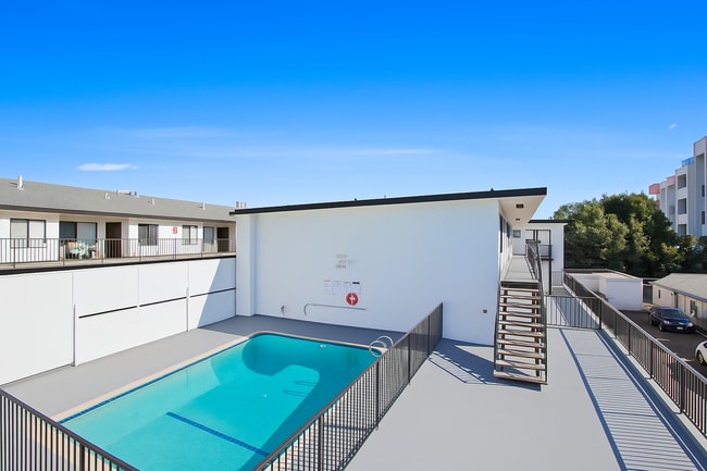 Building Photo - 14112 Yukon Ave