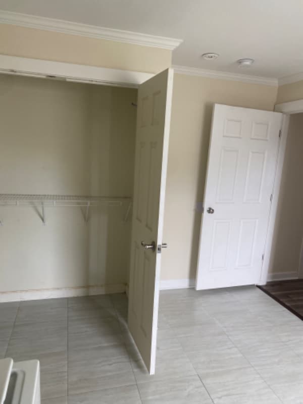 Building Photo - 5635 Leon St