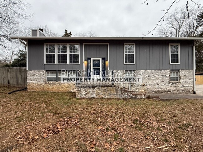 Building Photo - 11105 Lake Hills Dr