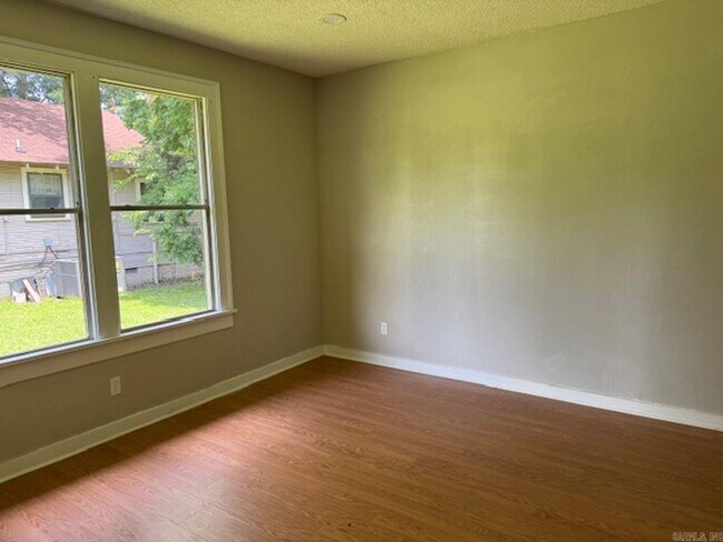 Building Photo - 3321 Anna St