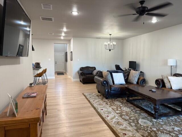 Foto del edificio - 5859 Urbana Pl