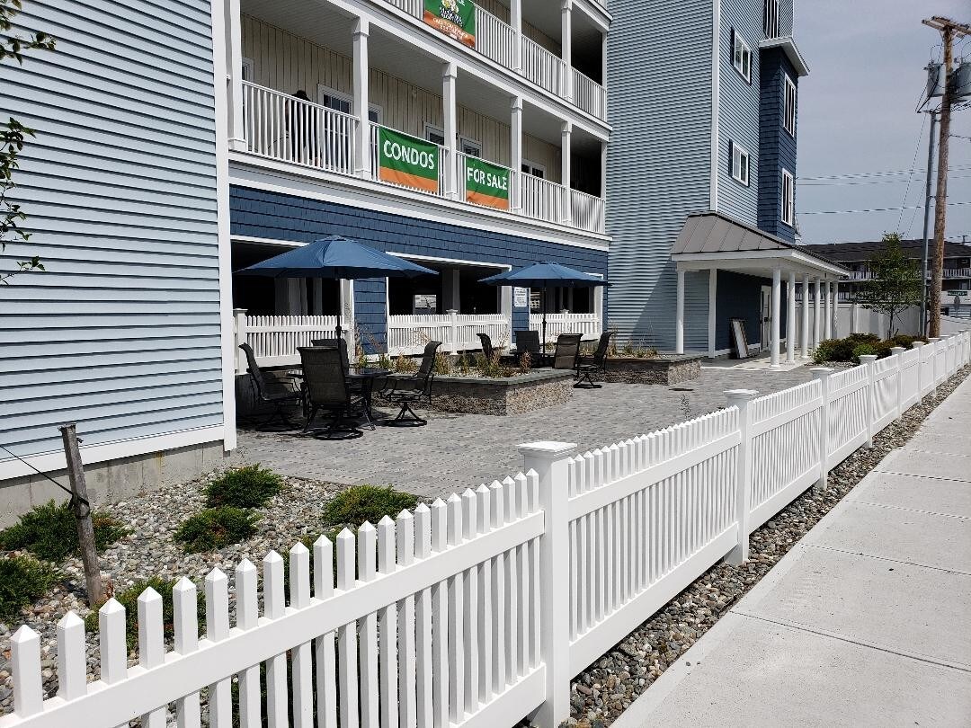 Front Patio - 180 Ashworth Ave
