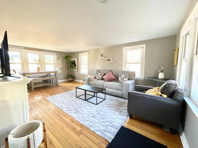 Building Photo - 20 Emanual Dr