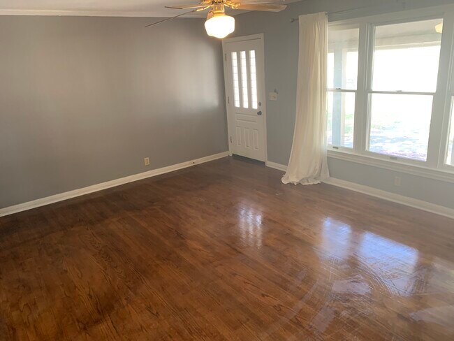 Foto del edificio - 3025 Bigham Blvd