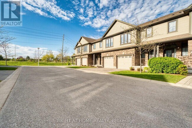 Building Photo - 1030 Oakcrossing Gate