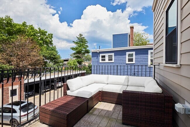 Foto del edificio - 870 E 4th St
