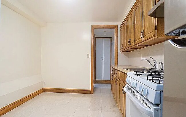 Building Photo - 5119 Avenue K