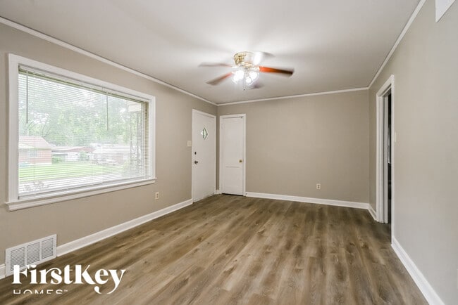 Building Photo - 1493 Fox St