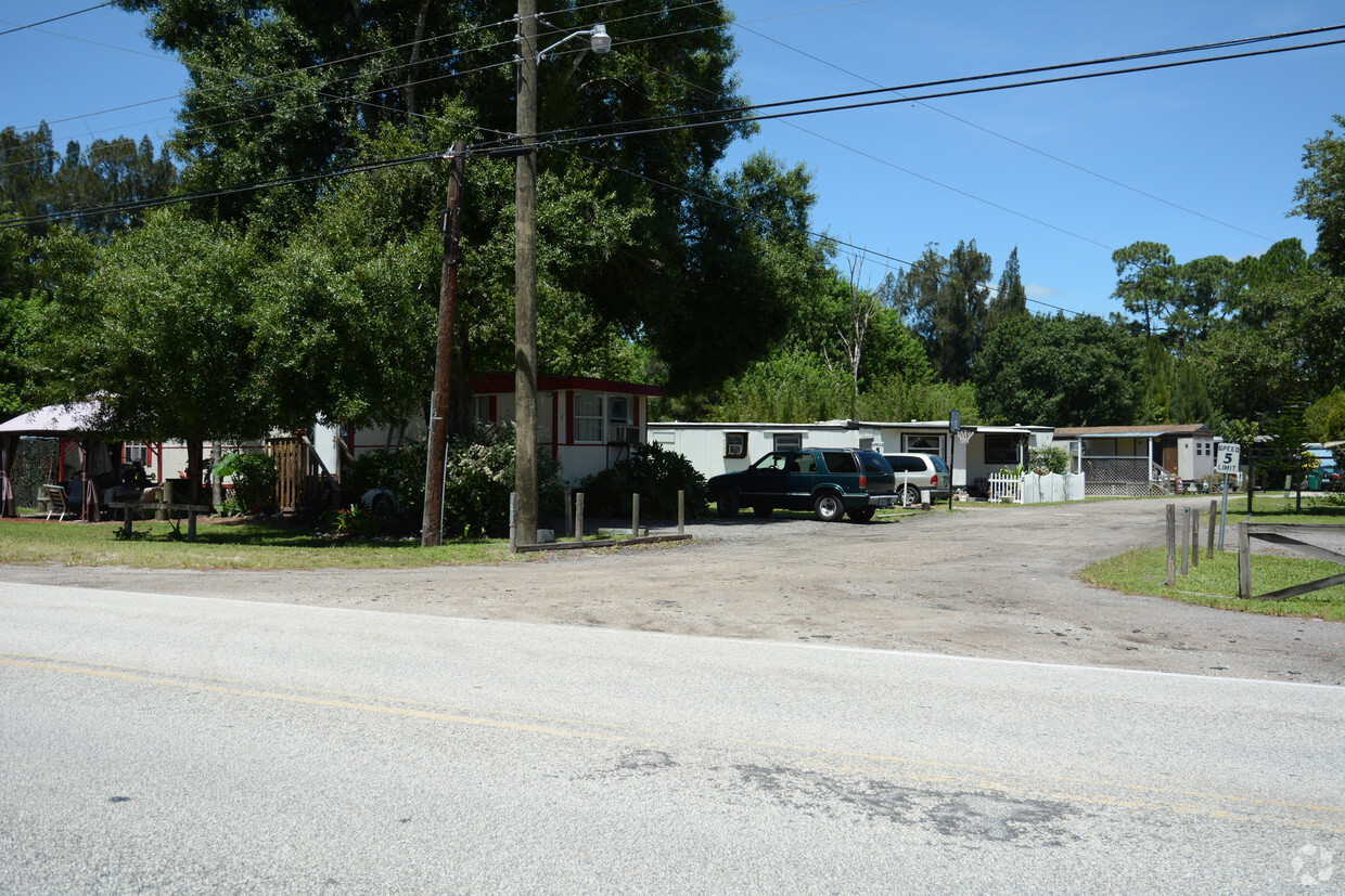 Building Photo - Aurora Pines Mobile Home Park