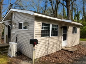 Building Photo - 14 Hemlock Cir