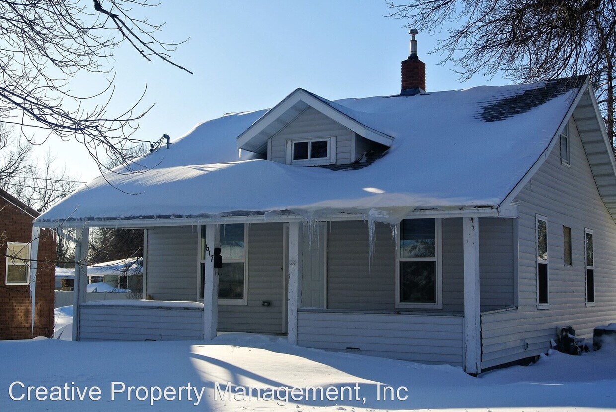 Primary Photo - 3 br, 1 bath House - 617 11th St NW
