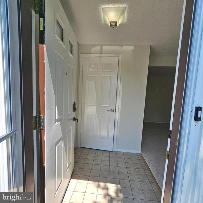 Foto del edificio - 5302 Harbor Ct Dr