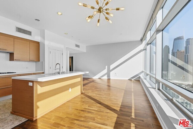 Foto del edificio - 900 W Olympic Blvd