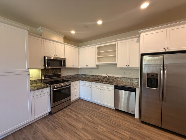 Foto del edificio - Modern 3BR/2.5BA Townhome in the Heart of ...