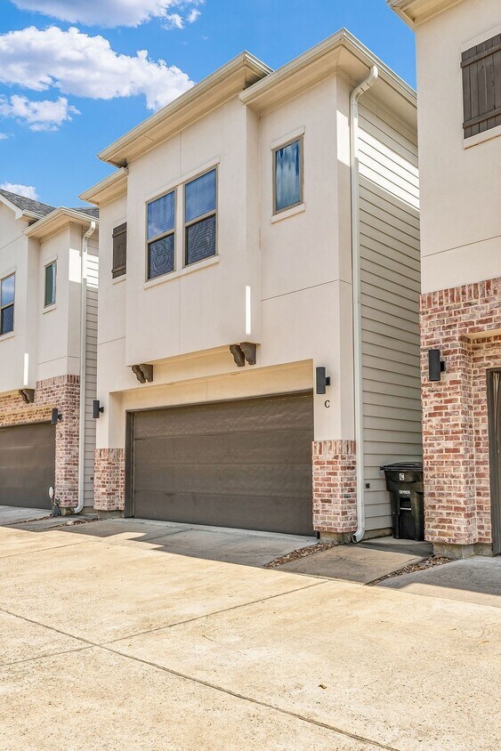 Foto principal - 806 Thornton Rd