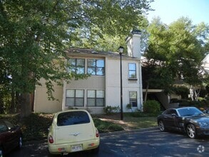 Building Photo - 2104 Huntingdon Chase