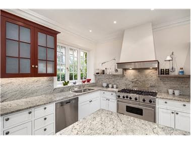 Building Photo - 64 Washington Mews