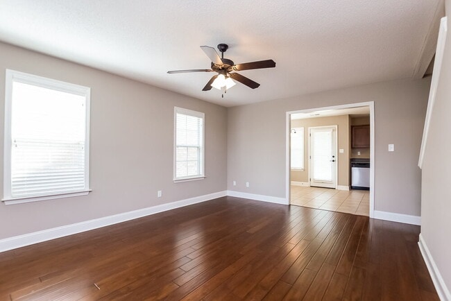 Building Photo - 1367 Arbor Lake Dr S
