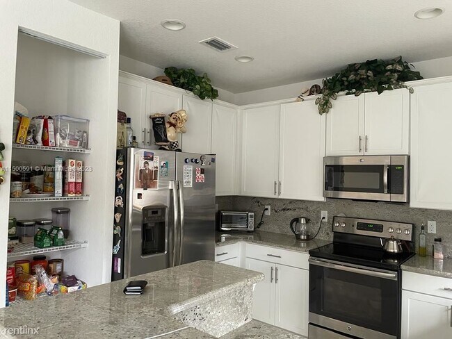 Foto del edificio - 3 br, 2.5 bath House - 9602 Town Parc Cir S
