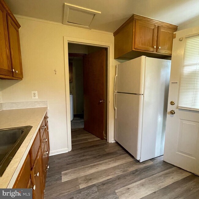 Foto del edificio - 6295 Parkers Wharf Rd