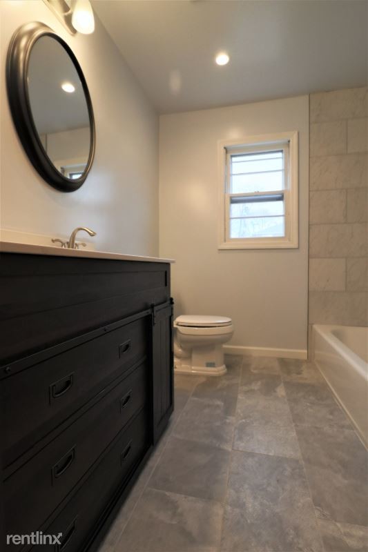 Building Photo - 3 br, 1 bath Apartment - 70 Haverhill