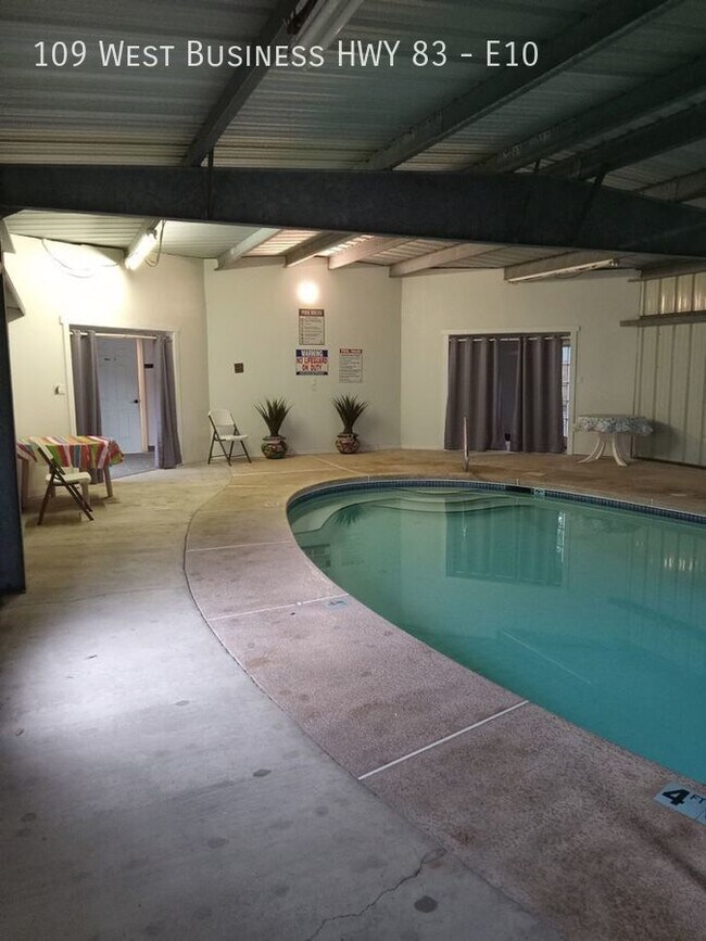 Foto del edificio - Now leasing - ask about our move-in specials