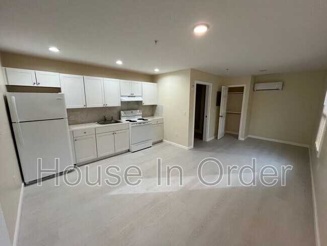 Foto del edificio - 305 8th Ave E