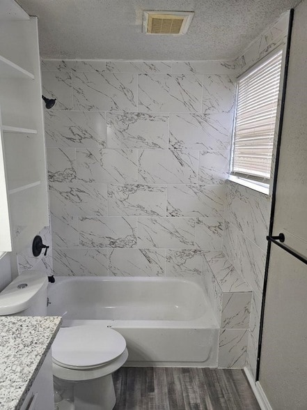 Foto del edificio - 8010 Miley St