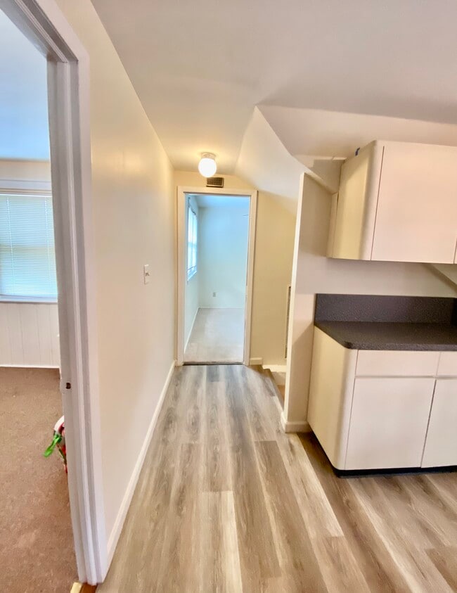 Building Photo - 206 N Corona Ave