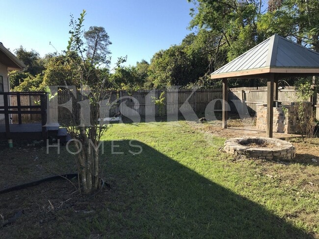 Building Photo - 10070 Harris Ave