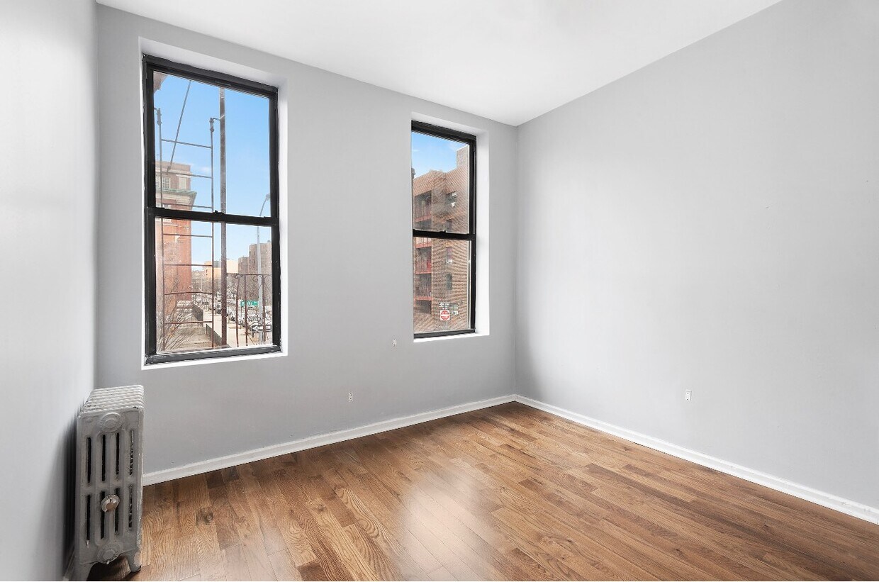 Building Photo - 375 Sheffield Ave
