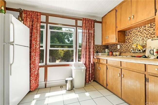 Kitchen - 4265 9th St