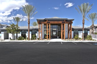 Building Photo - Sur702