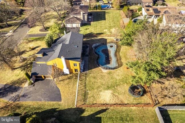 Building Photo - 509 Long Ln