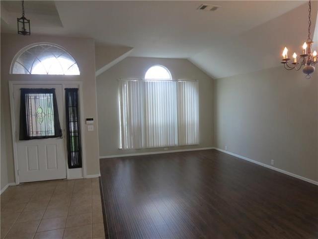 Foto del edificio - 633 Blue Sky Dr