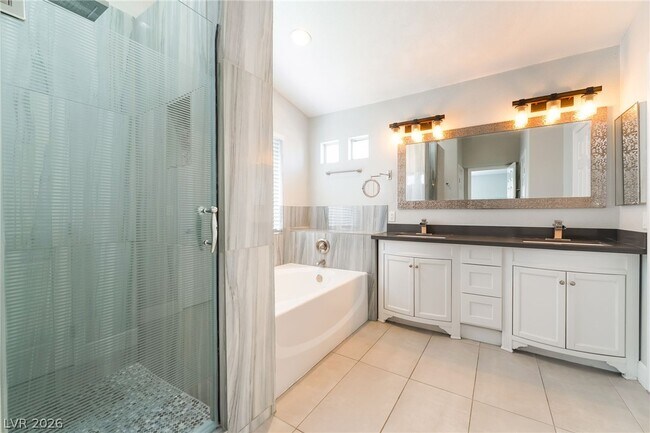 Foto del edificio - 1583 Comfort Hills St
