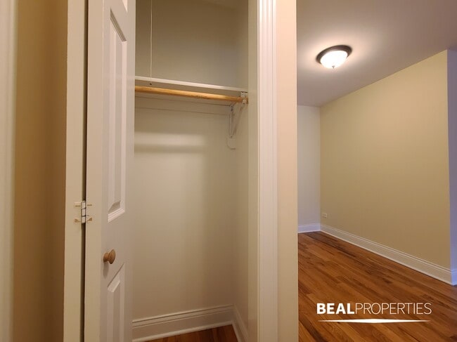 Building Photo - 555 W Arlington Pl
