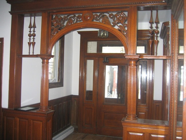 common hall - 16 46th St