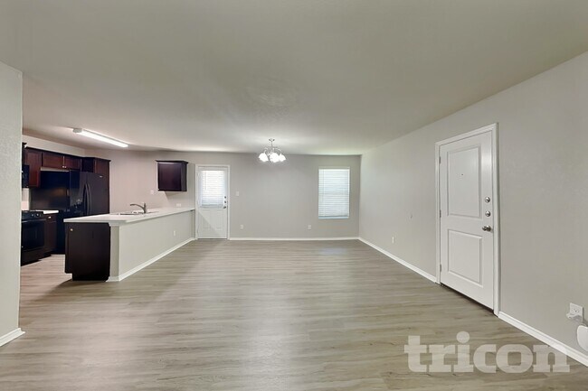 Foto del edificio - 8506 Amistad Cove