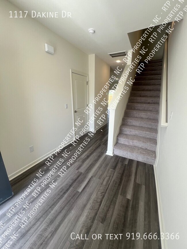 Building Photo - 1117 Dakine Dr